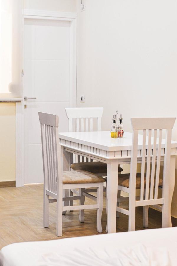 Delmar Apartments Golem  Εξωτερικό φωτογραφία